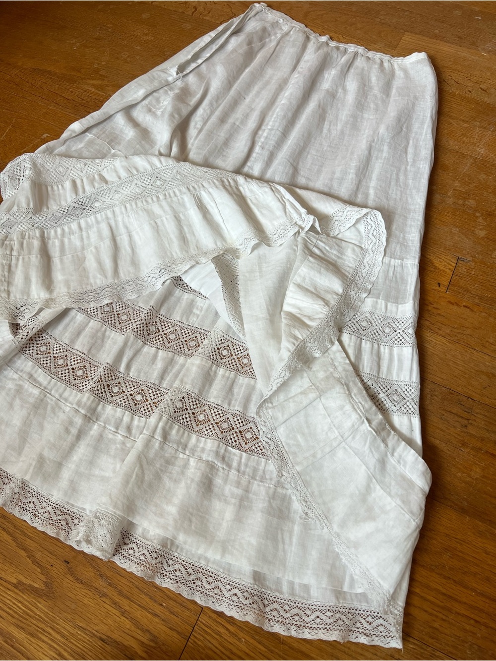 Vintage White Lace-Trim Tiered Maxi Skirt - Picture 6 of 6